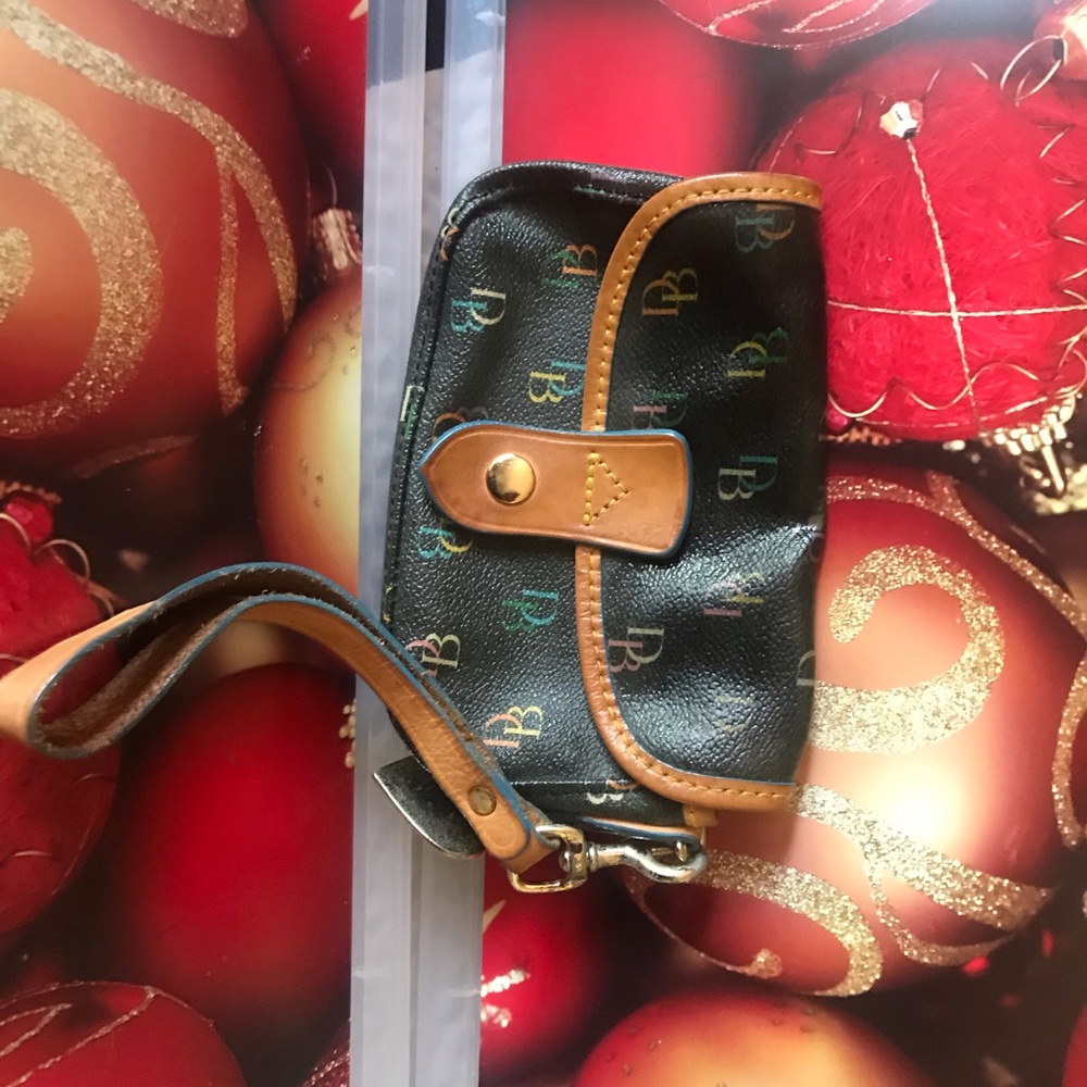 Dooney & Bourke wristlet